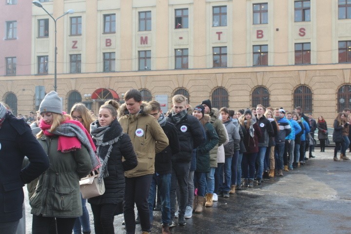 Pół tysiąca par zatańczyło poloneza w Zabrzu