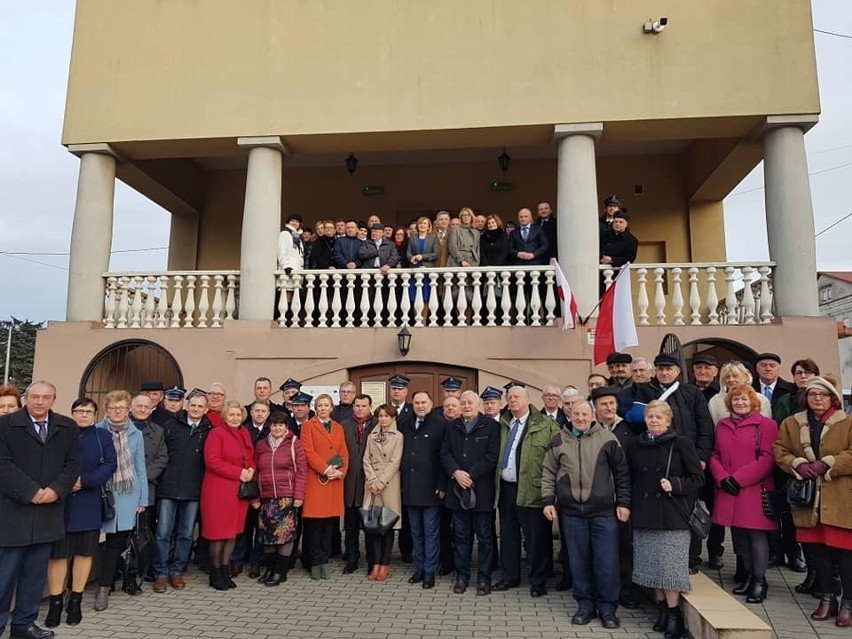 Uroczysta sesja w Klimontowie z okazji odzyskania praw miejskich. Przybyło wielu gości (ZDJĘCIA, ZAPIS TRANSMISJI)