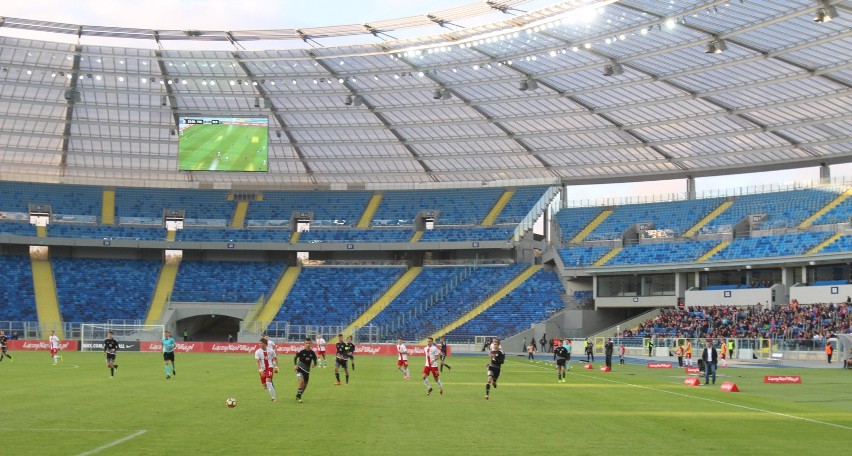 Marząc o wielkich sportowych emocjach na Stadionie Śląskim,...