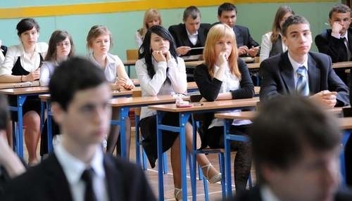 Próbny egzamin gimnazjalny 2010-2011 z Operonem już zakończony. Dziś gimnazjaliści pisali test z języka obcego. Najpopularniejszym językiem okazał się angielski. Oprócz tego można było zdawać niemiecki, francuski lub rosyjski.