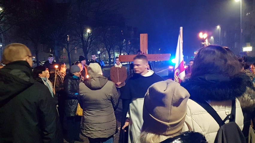 Akademicka Droga Krzyżowa przeszła ulicami Szczecina [ZDJĘCIA] 