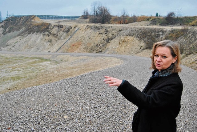 Anna Michalska z Trzebini boi się, żeby zrekultywowany teren po jeziorku Górka nie stał się miejscem, gdzie mieszkańcy zaczną zwozić nielegalnie odpady. Zakaz wjazdu mają też quady