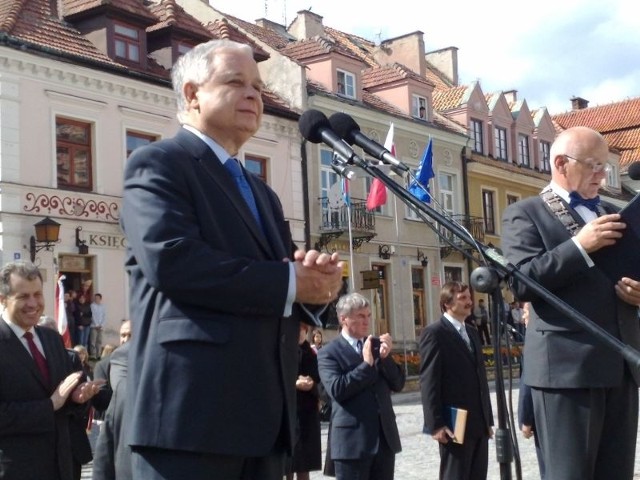 Lech Kaczyński przed wizytą w Tarnobrzegu był w Sandomierzu.