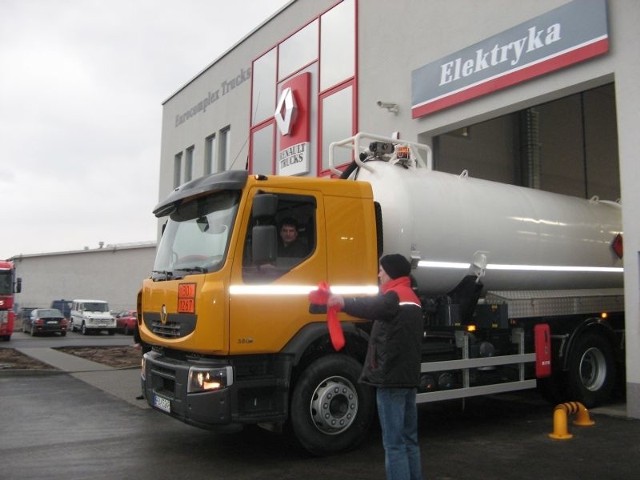 W piątek otwarto nową autoryzowaną stację obsługi Renault Trucks w Olchowej, 15 km od Rzeszowa. Fot. Józef Lonczak