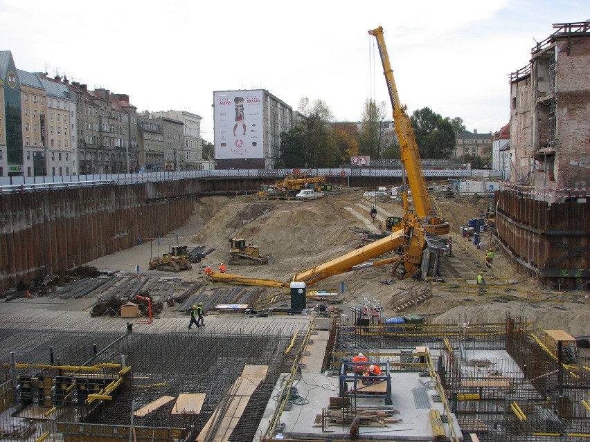 Wrocław, wypadek na terenie budowy biurowca firmy Skanska....