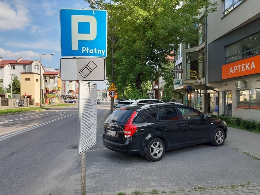 Ostrołęka. Strefa płatnego parkowania zmienia zarządcę. Projekt uchwały w tej sprawie rada miasta zaakceptowała 13.08.2021