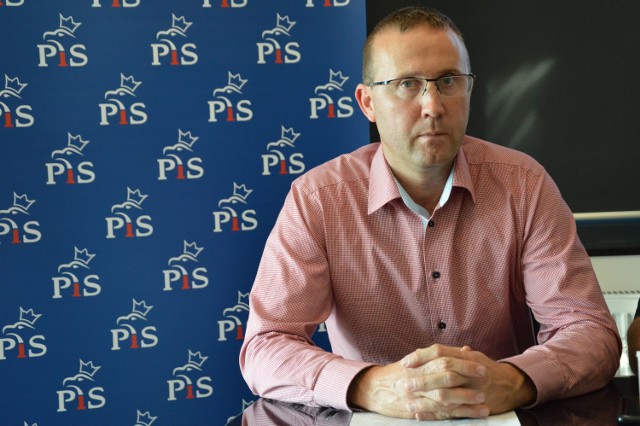 Wojciech Rolbiecki, dyrektor biura PiS, nie ma wątpliwości, że  jest odpowiedzialność polityczna za tę inwestycję.