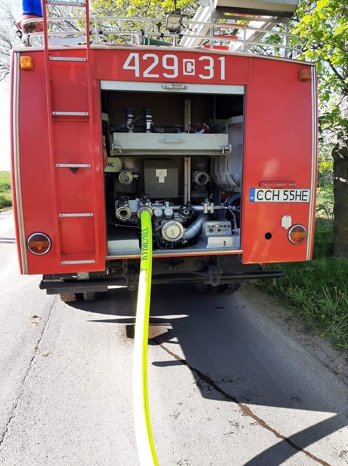 W Grubnie strażacy z OSP Rybieniec gasili dziś pożar...