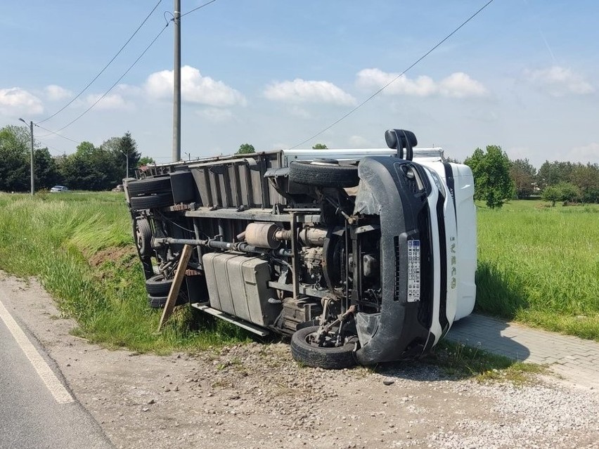 Czarna. Skradzionym samochodem chciał wrócić do domu. Był pijany...