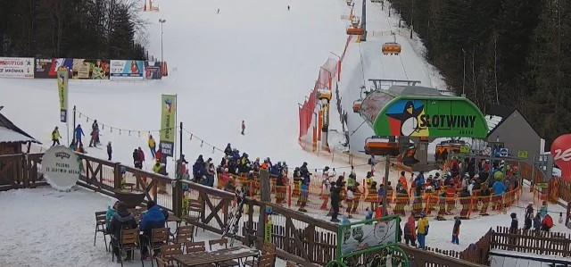 Ferie zimowe w Małopolsce. Nie brakuje narciarzy, jakie specjalne atrakcje przygotowały stacje w regionie sądeckim?