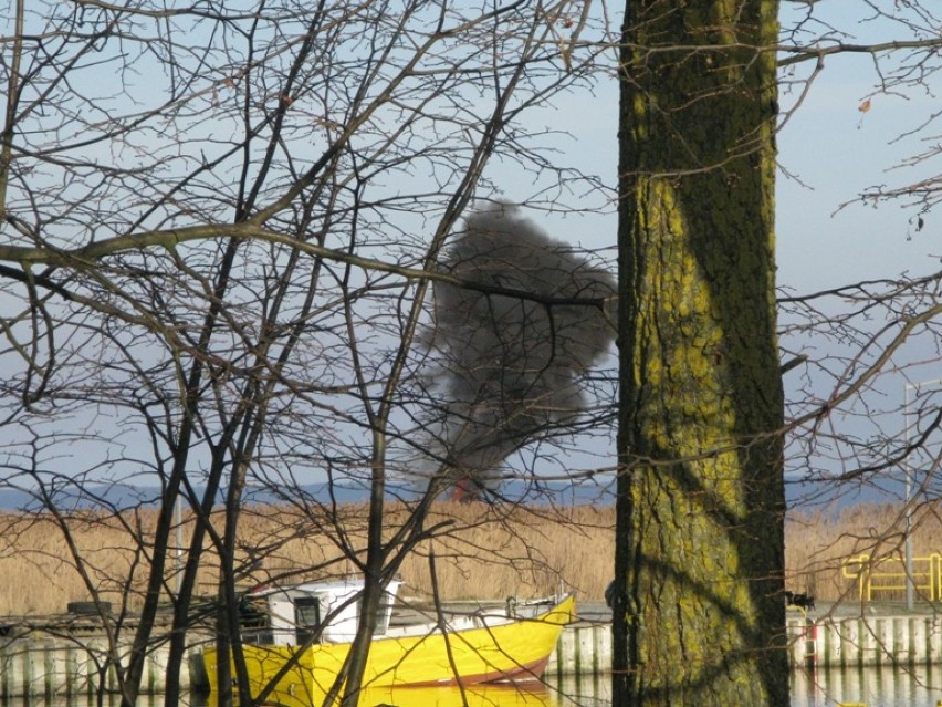Kąty Rybackie: Motolotnia zapaliła się w czasie lotu. 2 osoby zostały ranne [ZDJĘCIA]