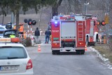 Autobus szkolny wjechał pod pociąg w powiecie świeckim. Jedna osoba zginęła [zdjęcia]