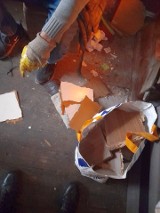 Inowrocławscy strażnicy sprawdzają domowe piece pod kątem spalania niedozwolonych materiałów. Na sto kontroli tylko dwa mandaty