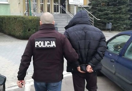 Kryminalni z gdańskiej komendy wojewódzkiej przy współpracy z policjantami z Pabianic, na terenie województwa łódzkiego, zatrzymali poszukiwanego mieszkańca Lęborka.