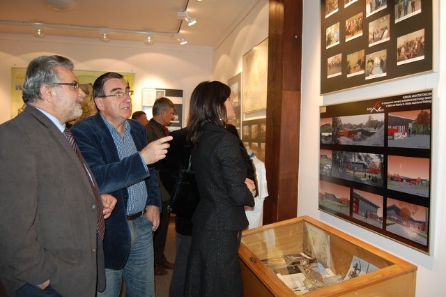 Na parterze muzeum otwarta została wystawa poświęcona 20-leciu samorządu nakielskiego.