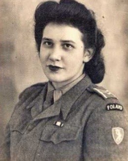 Krystyna Hanula, po mężu Hojka, łączniczka w kompanii "Orbis&#8221;, w mundurze żołnierza 2. Korpusu Polskiego.
