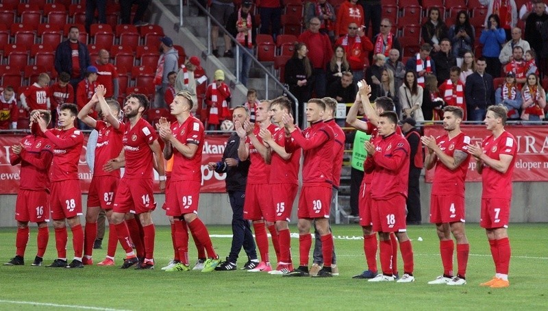 Trenerzy po meczu piłkarzy Widzewa z Turem. Cieszy tylko powrót drużyny na fotel lidera...