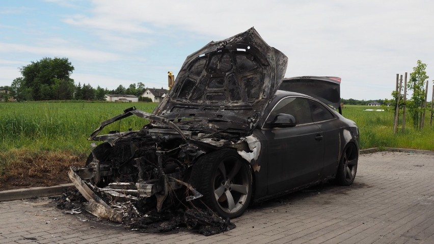 W Koszalinie spłonęło auto osobowe