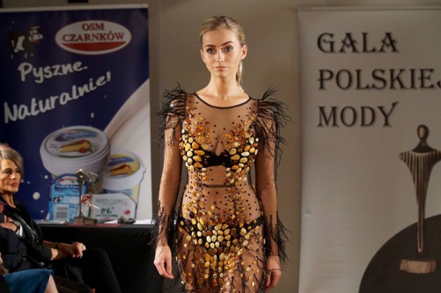 W sobotni wieczór w Poznaniu odbyła się Gala Polskiej Mody, w czasie której wręczono Złote i Srebrne Pętelki. Zobacz zdjęcia z pokazów ----->
