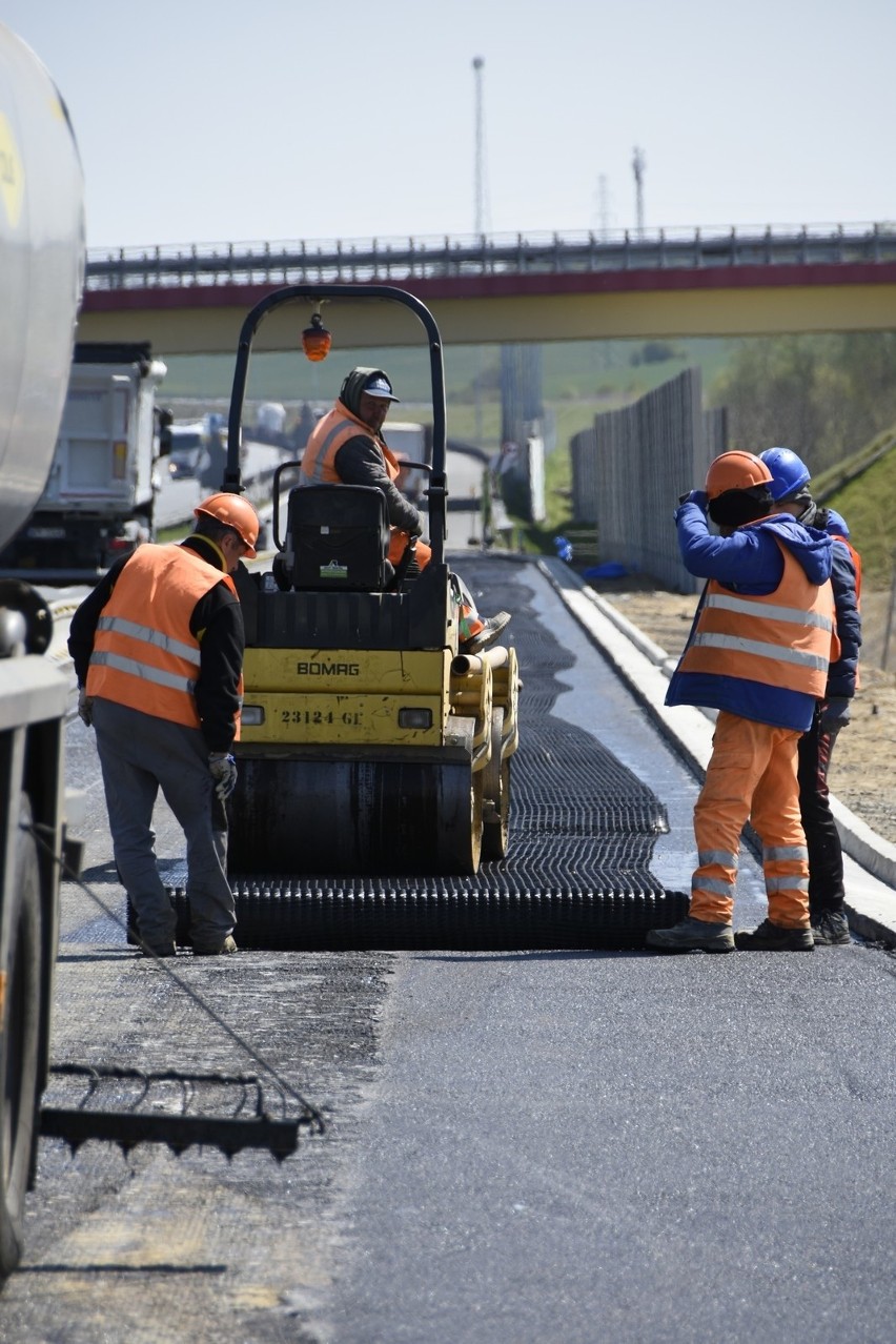 Budowa Węzła Niepołomice na A4. Utrudnienia na drodze wojewódzkiej 964