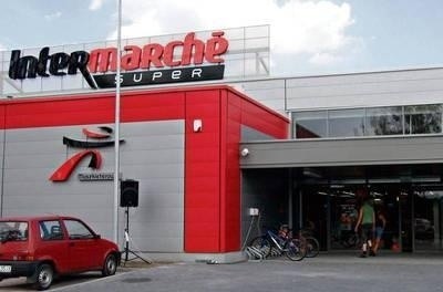 Supermarket Intermarche działa w Miechowie od czwartku. W środę otwarty zostanie Bricomarche. Fot. Magdalena Uchto