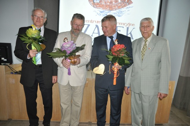 Od lewej prof. Mieczysław Cieszko, dr Mariusz Listewnik i dr Krzysztof Krzyżanowski oraz Kazimierz Margol, szef Stowarzyszenia Kardiologicznego