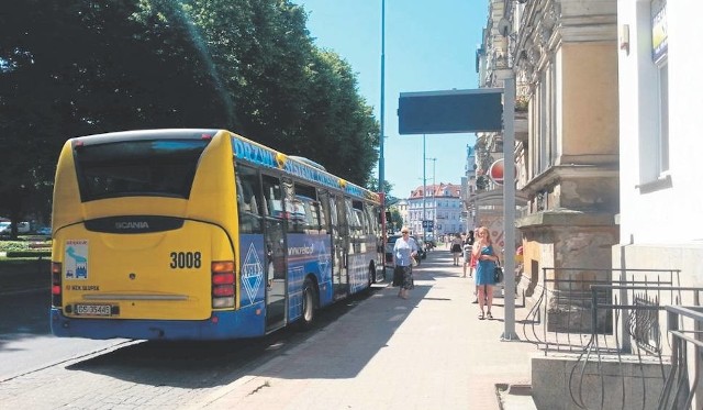 W poniedziałek prezydent Biedroń zapowiedział rewolucję przystankową, której jednak nie będzie. Zarząd Infrastruktury Miejskiej mówi tylko o korektach oczekiwanych przez pasażerów. 