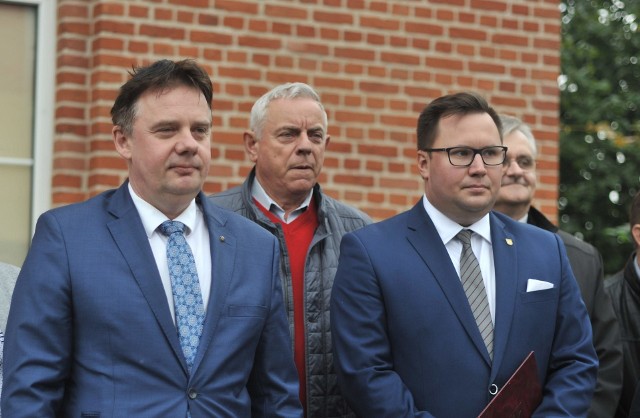 Przed poprzednią sesją temat ograniczania radnych w statucie poruszono na konferencji prasowej. Nie pomogła w kompromisie