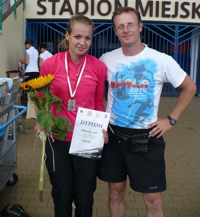 Małgorzata Zyśk i jej trener Daniel Zgleszewski wypracowali kolejny znaczący wynik w Mistrzostwach Polski Juniorów.
