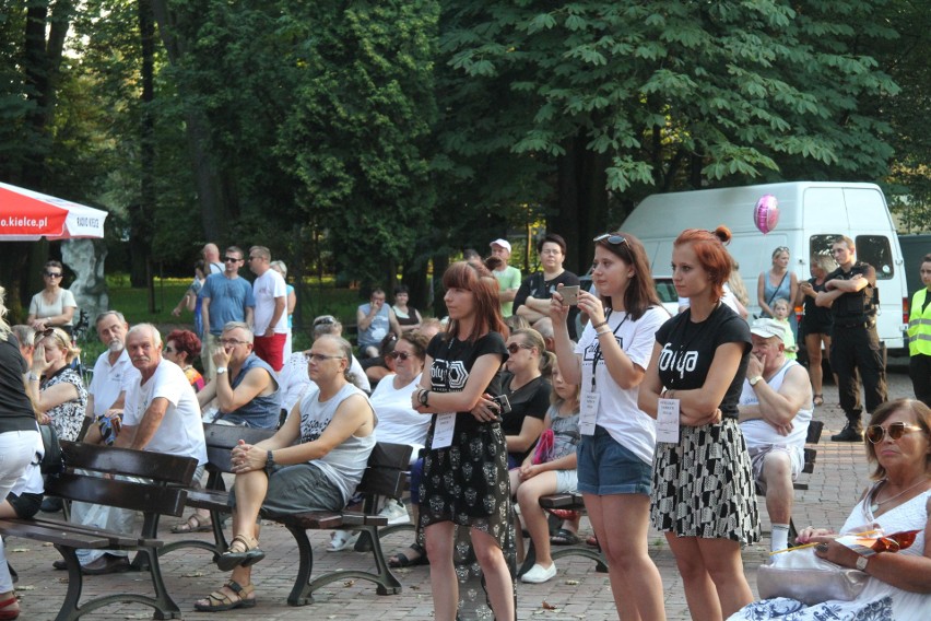 Zespół Folya zagrał w kieleckim Parku Miejskim. Przygotował dla fanów niespodziankę