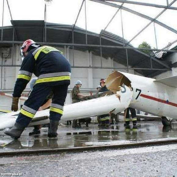 Szalejący pod koniec lipca żywioł doprowadził do katastrofy budowlanej na lotnisku w Inowrocławiu
