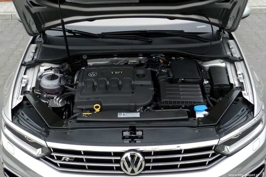 Volkswagen Passat Variant 2.0 TDI R-Line...