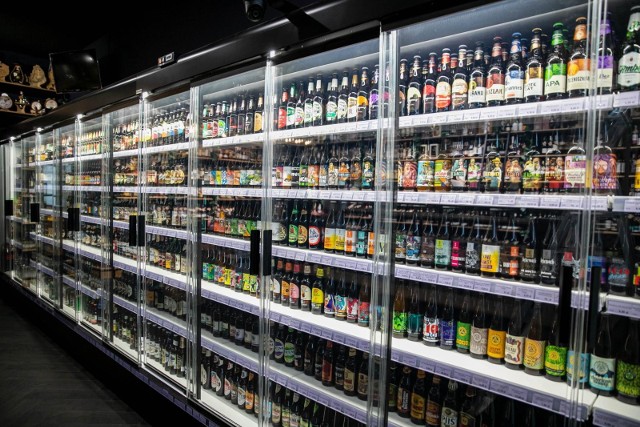 Sprzedaż piwa, wina oraz napojów spirytusowych w europejskim kanale detalicznym spadła w ubiegłym roku o 4 proc.