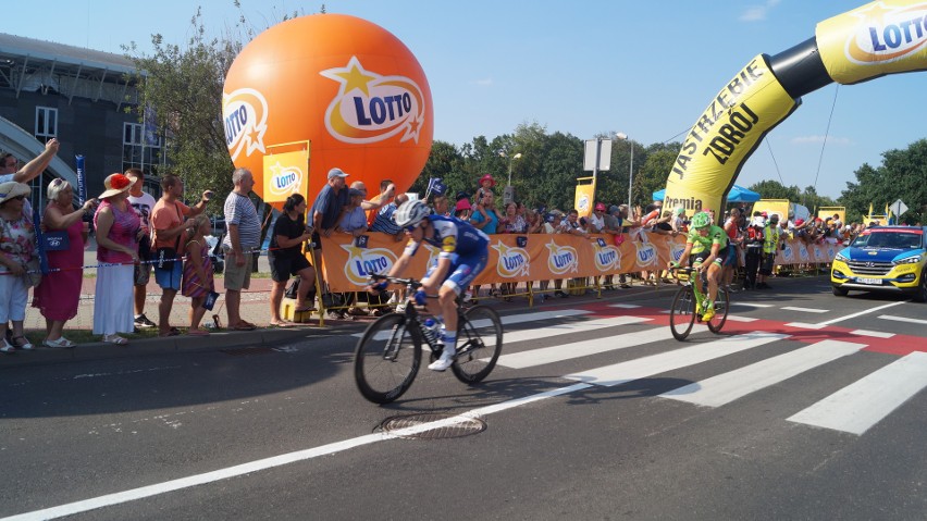 Tour de Pologne 2017 w Jastrzębiu. Kolarze mkną przed siebie