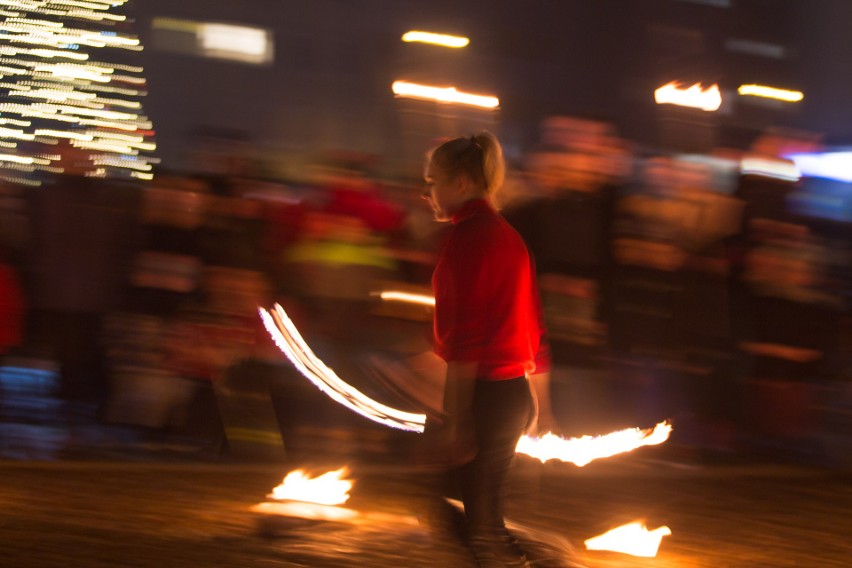 Fire show w Słupsku. Taniec ognia na Starym Rynku [ZDJĘCIA]