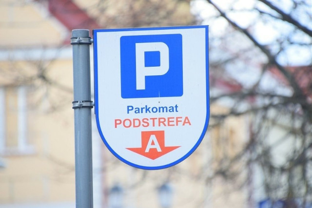 Widmo podwyżki opłat w strefie parkowania w Białymstoku. Podstrefa A rozszerzy swoje granice. To proponuje prezydent. Co zrobią radni? 