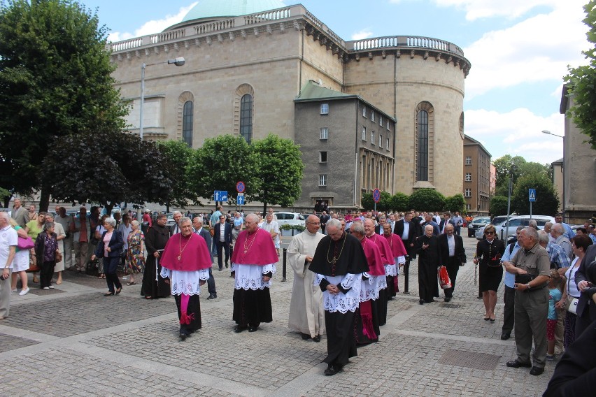 W Katowicach odsłonięto pomnik kardynała Augusta Hlonda