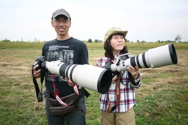 Małżeństwo Akihiro i Miki Ochiai z Japonii &#8211; to ich debiut w roli spottersów na radomskim Air Show