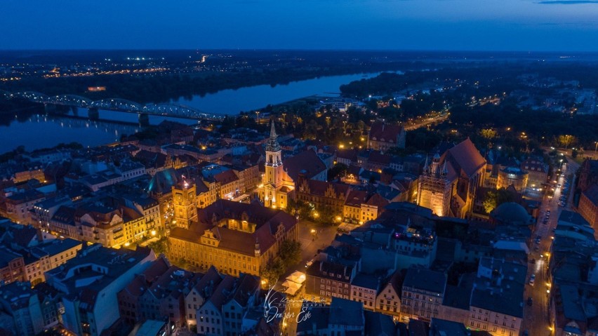 Zobaczcie jak niesamowicie prezentuje się Toruń na zdjęciach...