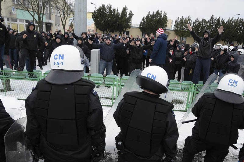 Policja zabezpieczała bydgoskie derby piłkarskie