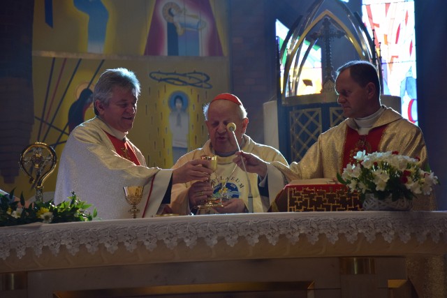 Relikwie św. Jana Pawła II w parafii bł. Karoliny w Tychach