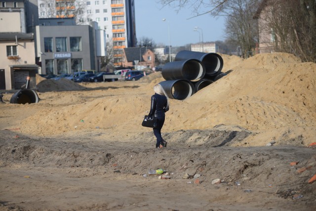 Budowa Trasy Aglomeracyjnej w Zielonej Górze przeciągnie się, bo ciągle robotnicy mają problemy podczas robót