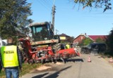 Wypadek na trasie Kalinowo Solki - Nowe Kalinowo. Volkswagen zderzył się czołowo z kombajnem (zdjęcia)