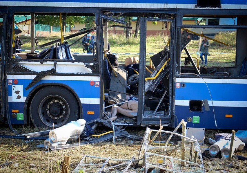 Wrocław: Tak wygląda autobus po wybuchu bomby