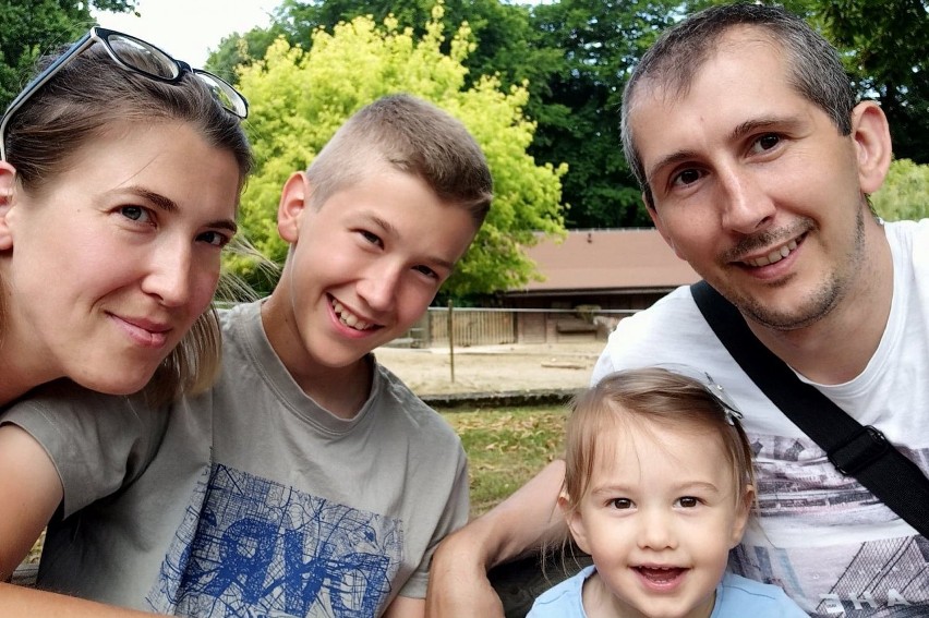 Ruszyła fala pomocy dla Tosi Czarneckiej z Kielc. Dziewczynkę z guzem mózgu wspierają osoby z show biznesu
