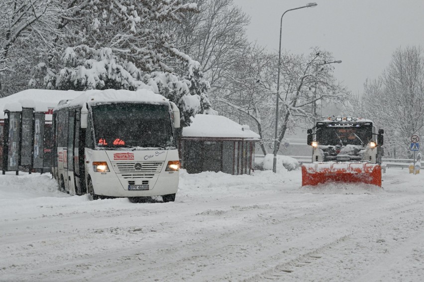 Drogowy armagedon w Przemyślu po ataku niżu Brygida [ZDJĘCIA]