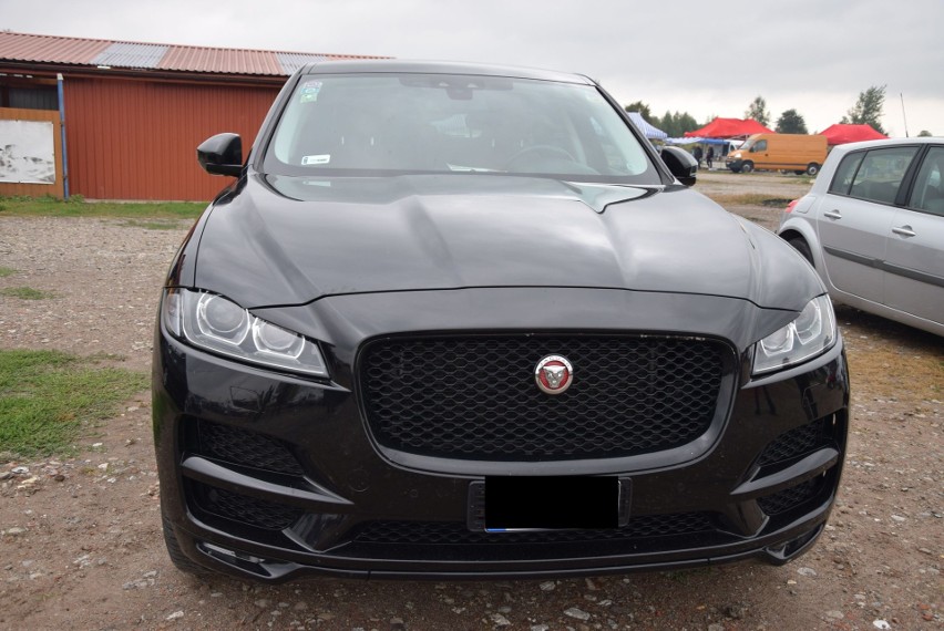 Jaguar F Pace- rok produkcji 2016, z silnikiem 2.0 diesel....