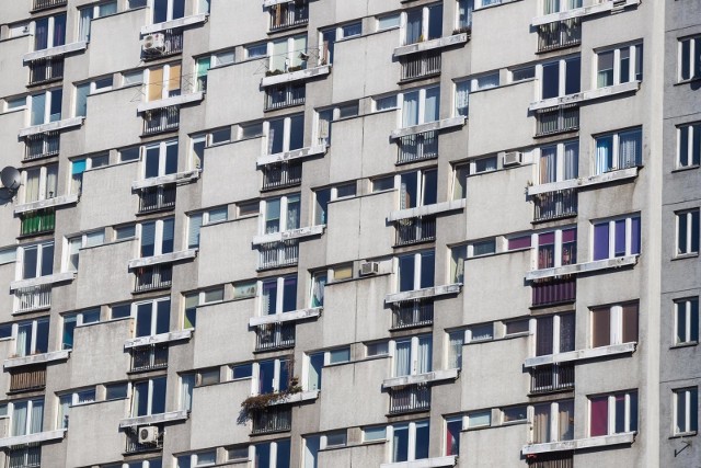 Szacuje się, że w Polsce jest około 60 tys. budynków z wielkiej płyty.