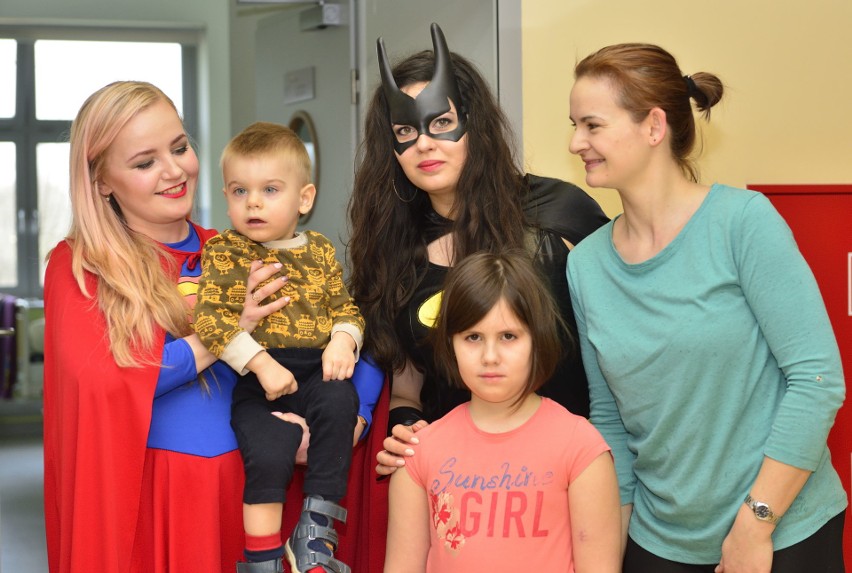 Superbohaterowie w szpitalu na Koszarowej