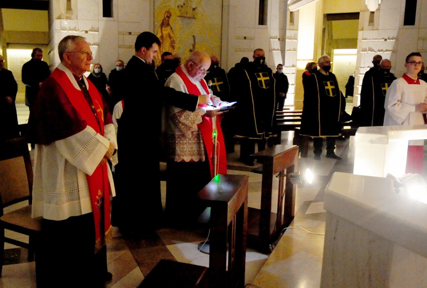 Liturgia Męki Pańskiej z udziałem abp. Marka Jędraszewskiego...